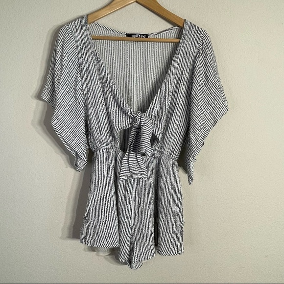 Audrey 3+1 Rayon Tie Front Flowy Sleeve Romper Size Small - Picture 1 of 6